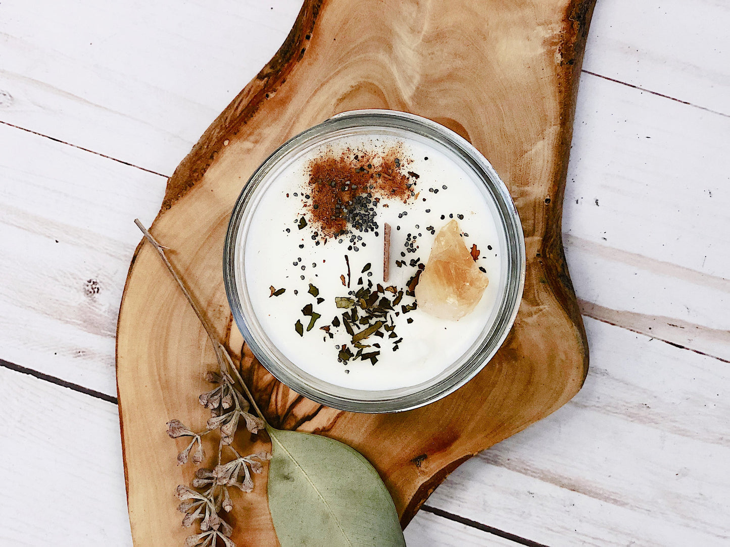 EverCart™ Prosperity Candle – Hand-Poured Soy with Citrine Crystal