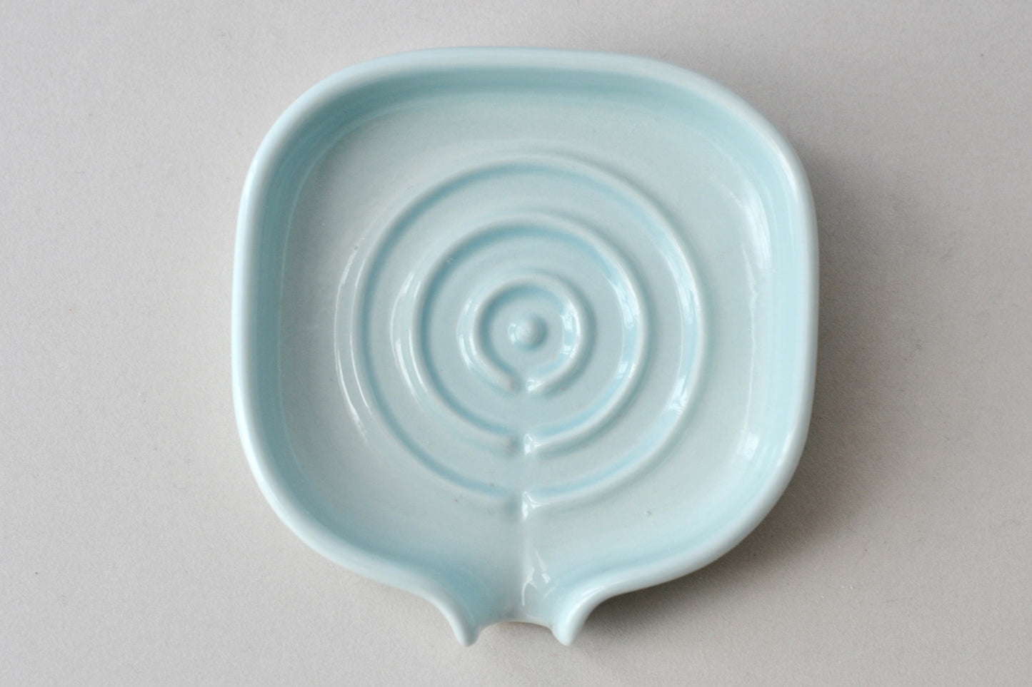 EverCart™ DryFlow – Self-Draining Porcelain Soap Dish