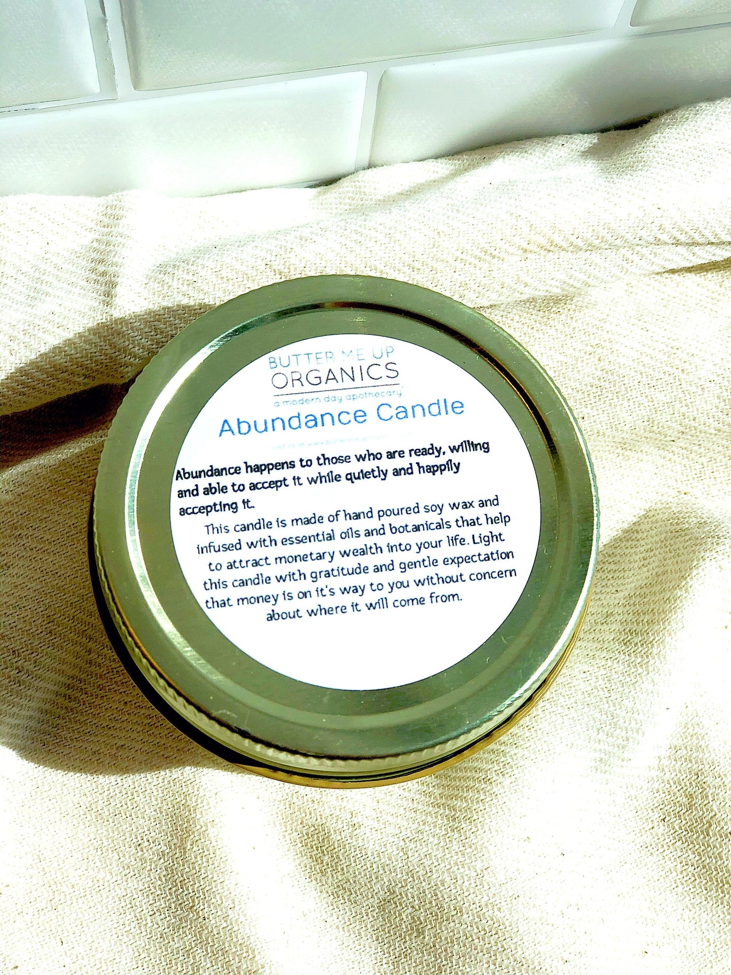 EverCart™ Prosperity Candle – Hand-Poured Soy with Citrine Crystal